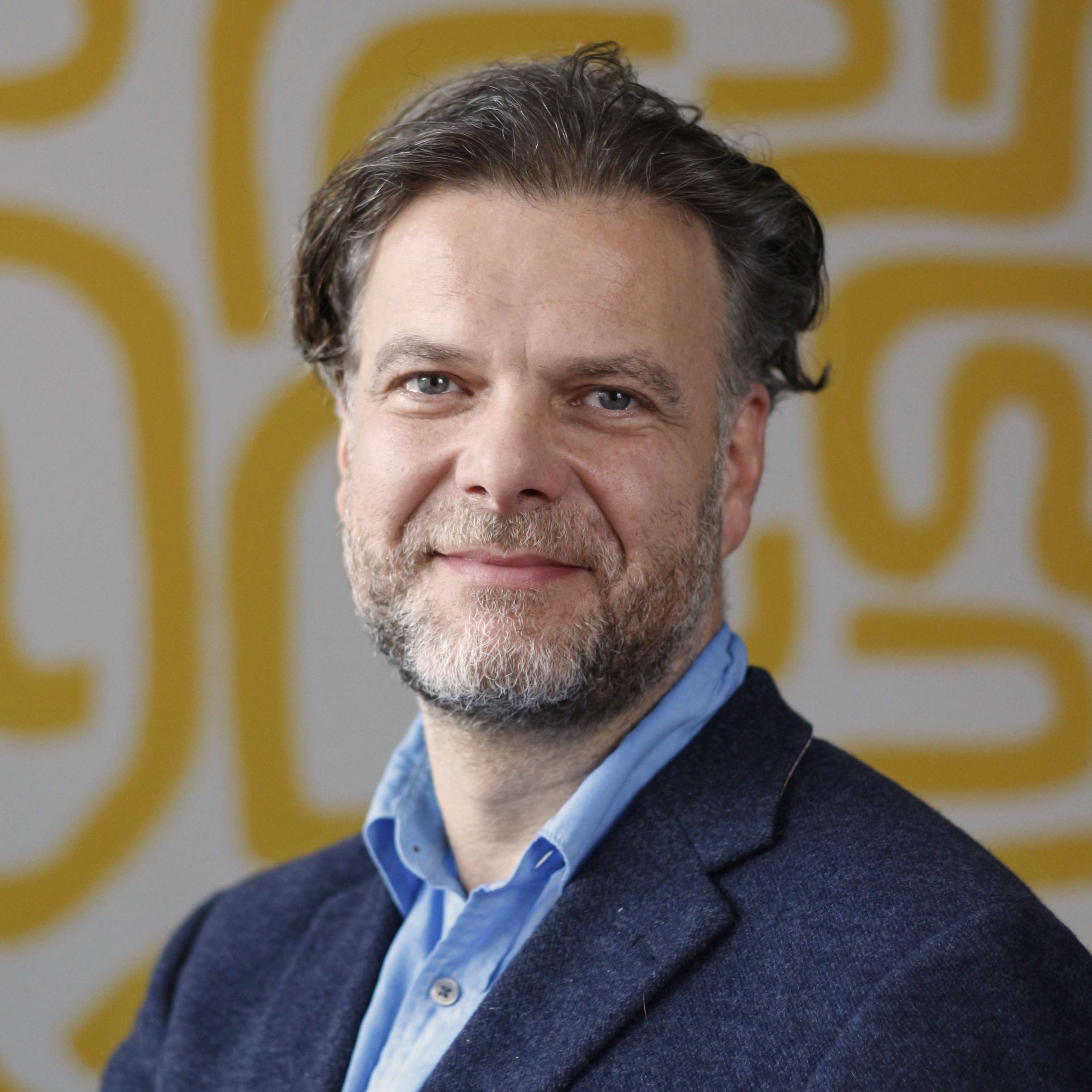 Porträt von Julian Kamphausen